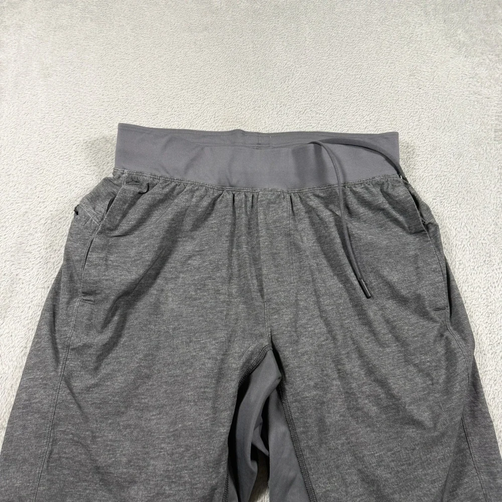 Lululemon THE Short Men Small‎ Grey Heathered Lined 9